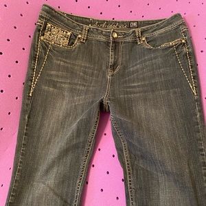 Ladies LA Idol jeans.